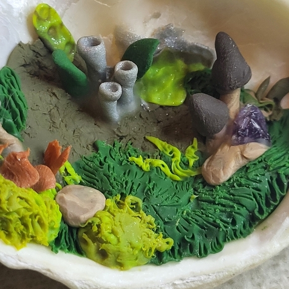 Fairy Garden in Oyster Shell - Picture 4 of 7